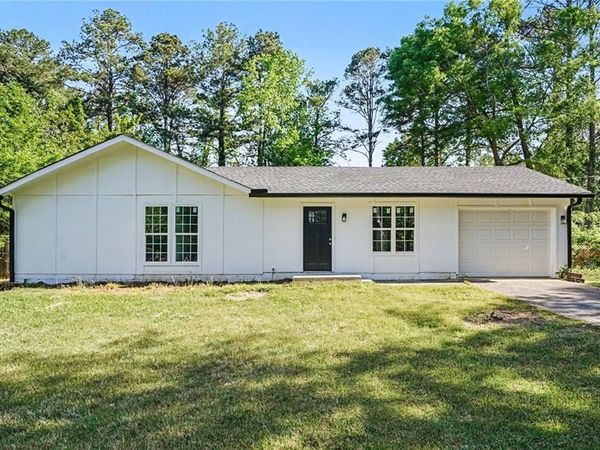 8984 Bentwood Lane , Riverdale, GA 30274