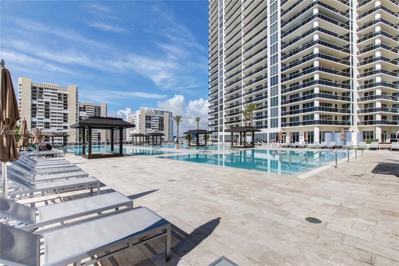 1850 S Ocean Dr, Unit 805, Hallandale Beach, FL 33009 Photo