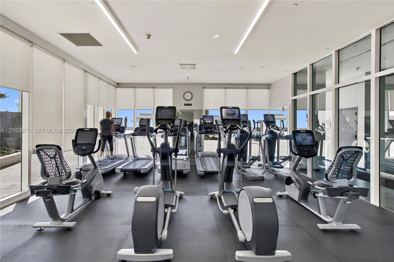 1850 S Ocean Dr, Unit 805, Hallandale Beach, FL 33009 Photo