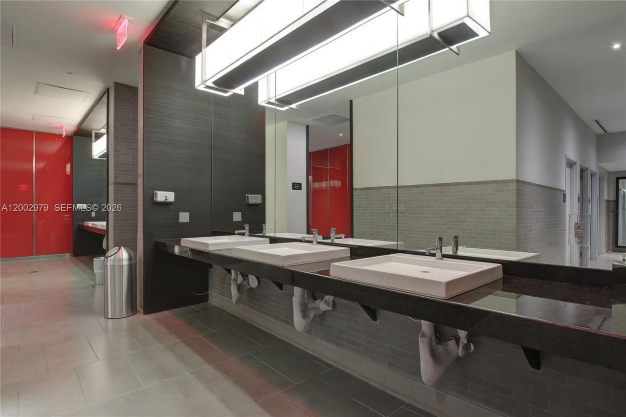 1850 S Ocean Dr, Unit 805, Hallandale Beach, FL 33009 Photo