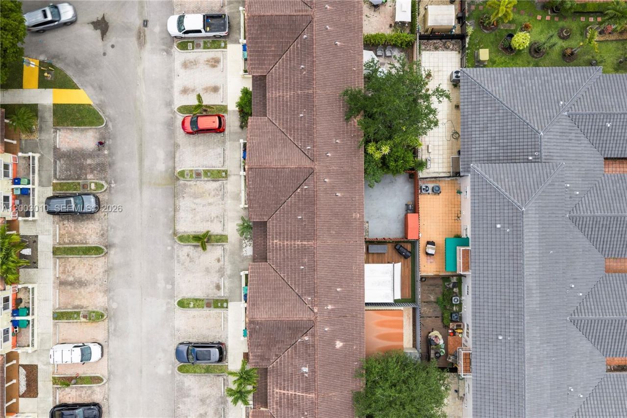 7452 NW 178th St, Hialeah, FL 33015 Photo