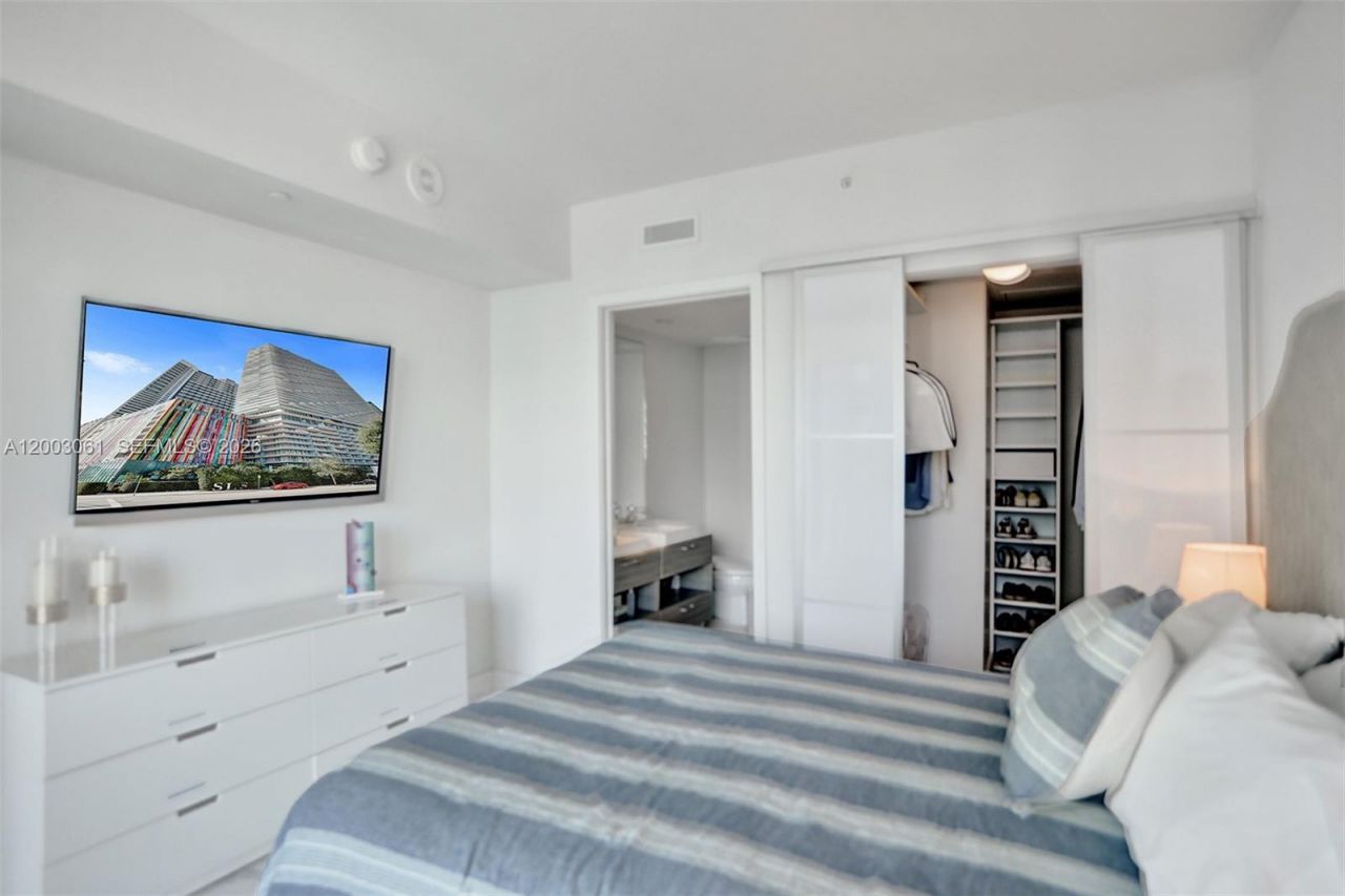 1300 S Miami Ave , Unit 3111, Miami, FL 33130 Photo