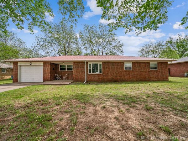 531 S Pecan Street, Nowata, OK 74048