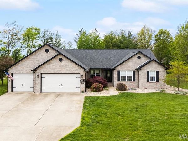 4213 Water Oak Lane, Smithton, IL 62285