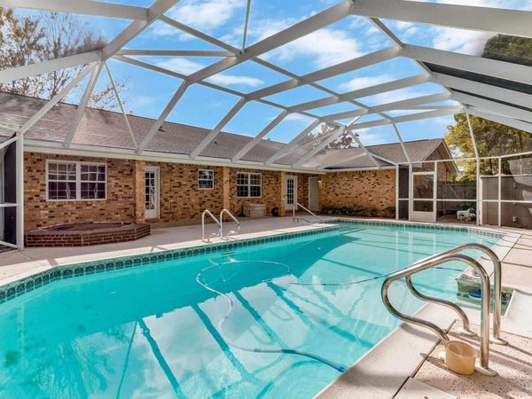 411 Bunker Hill Dr, Pensacola, FL 32506