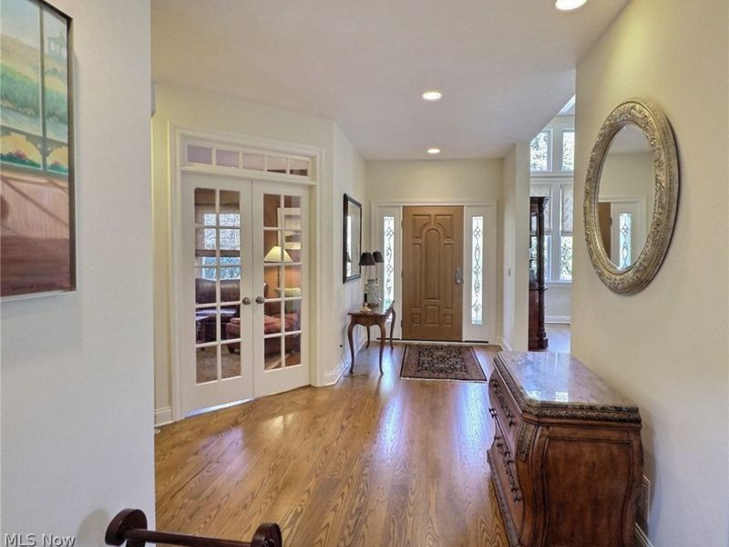 79 Haskell Drive, Bratenahl, OH 44108 Photo 2