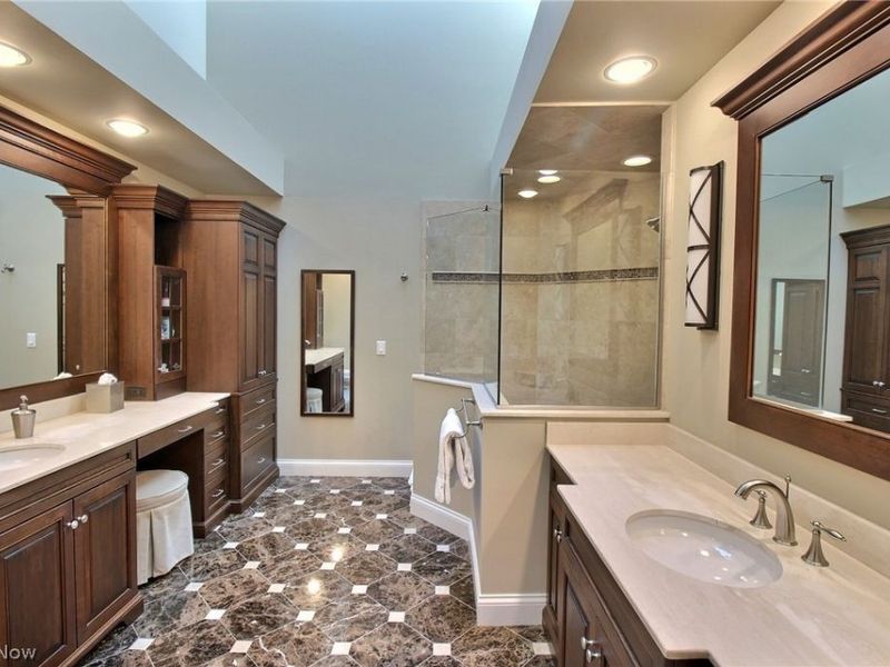 79 Haskell Drive, Bratenahl, OH 44108 Photo 9