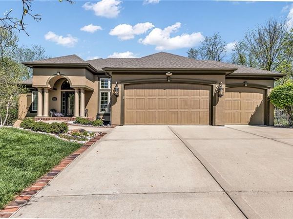 5310 NW 78 Place, Kansas City, MO 64151