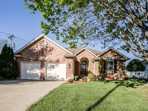 3316 S Victoria Drive, Blue Springs, MO 64015