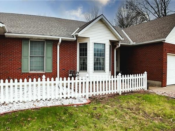 3902 Eastgate Drive, St Joseph, MO 64506