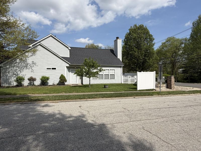 1073 Hampshire Place Place, Florence, KY 41042 Photo 4
