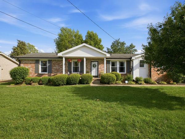 6613 Beacon Ln , Nashville, TN 37209