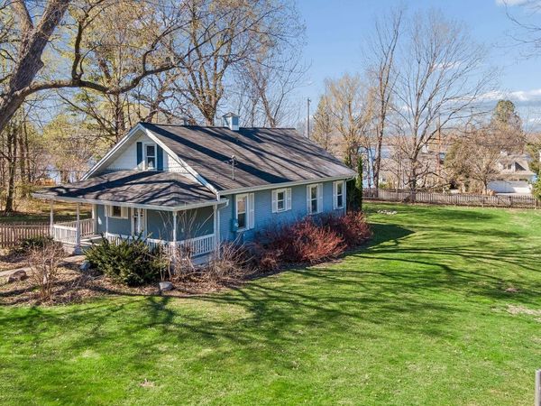 3142 Brooks Lane, Wayzata, MN 55391