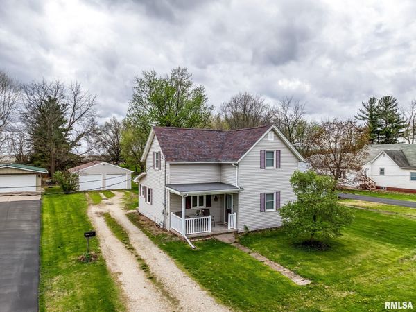 917 W 6TH Avenue, Monmouth, IL 61462