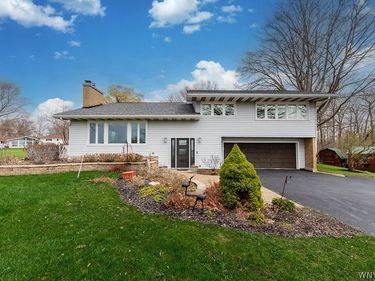 1255 West River Road , Grand Island, NY 14072