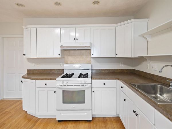 97 Winthrop Shore Drive, Unit 1R, Winthrop, MA 02152