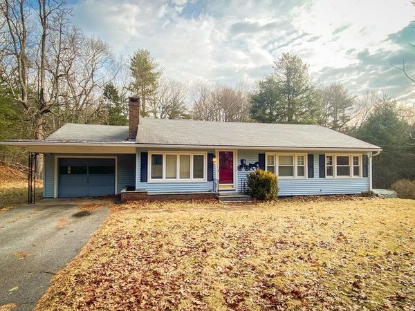 78 Franklin St, Douglas, MA 01516