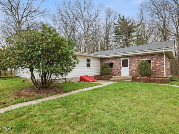 207 Sunset Hill Road , Hawley, PA 18428