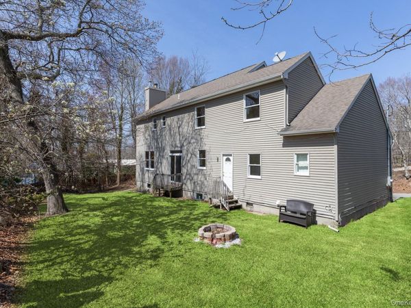 1871 Edwards Avenue , Unit 1, Calverton, NY 11933