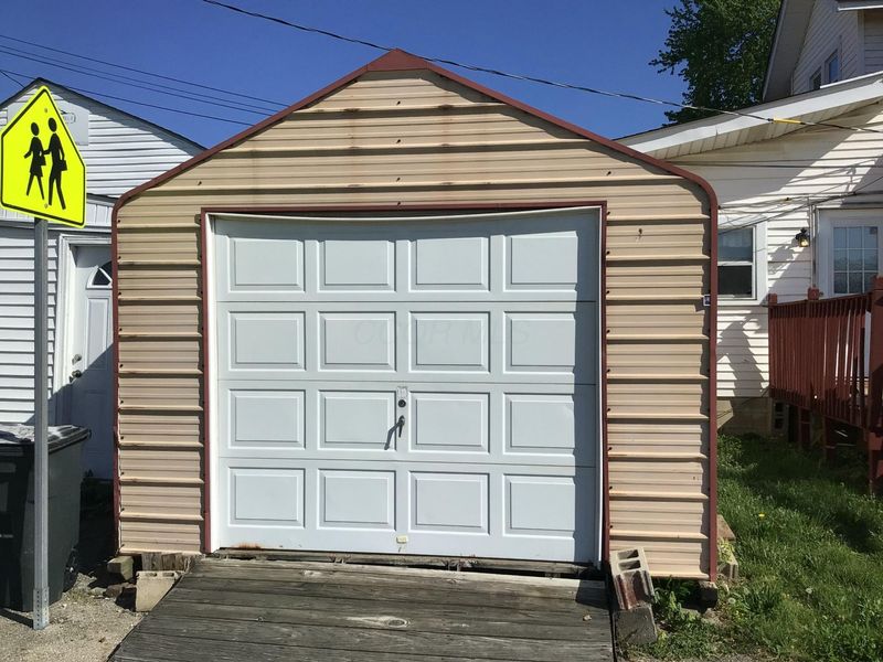 29 East Street, Columbus, OH 43228 Photo 6