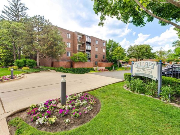 2200 Bouterse Street , Unit 407, Park Ridge, IL 60068