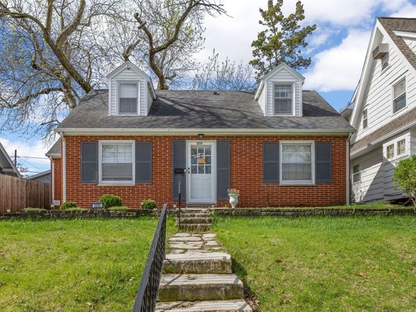 2253 Meadowbrook Drive SE, Cedar Rapids, IA 52403