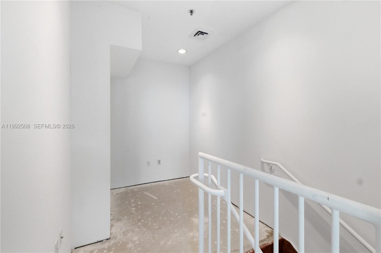 1395 Brickell Ave , Unit 3407, Miami, FL 33131 Photo