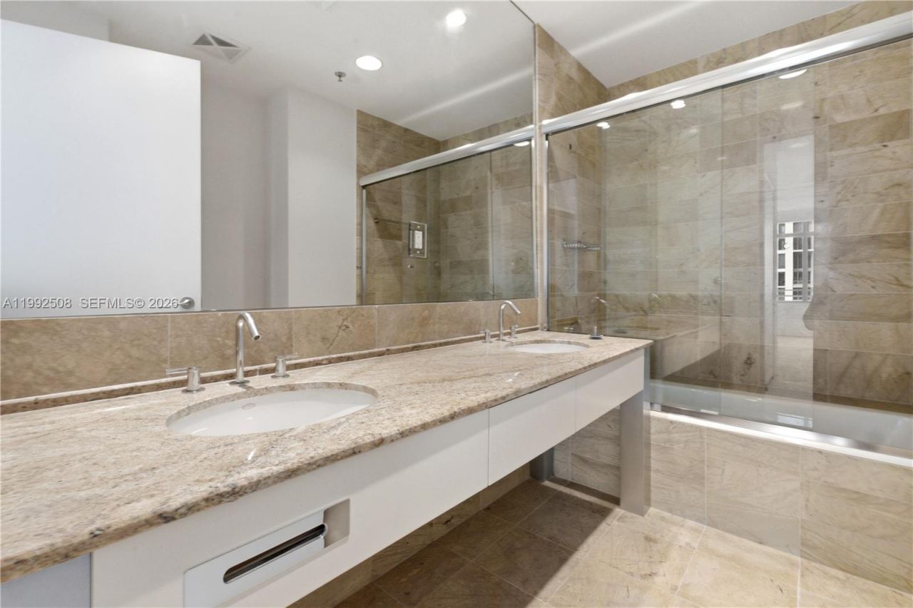 1395 Brickell Ave , Unit 3407, Miami, FL 33131 Photo