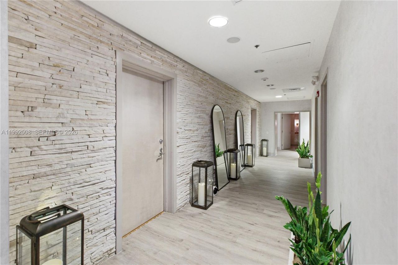 1395 Brickell Ave , Unit 3407, Miami, FL 33131 Photo