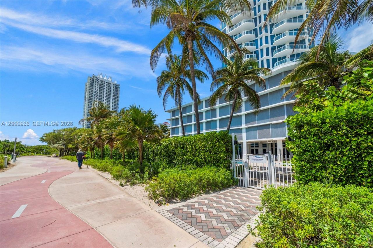 6515 Collins Ave, Unit 802, Miami Beach, FL 33141 Photo