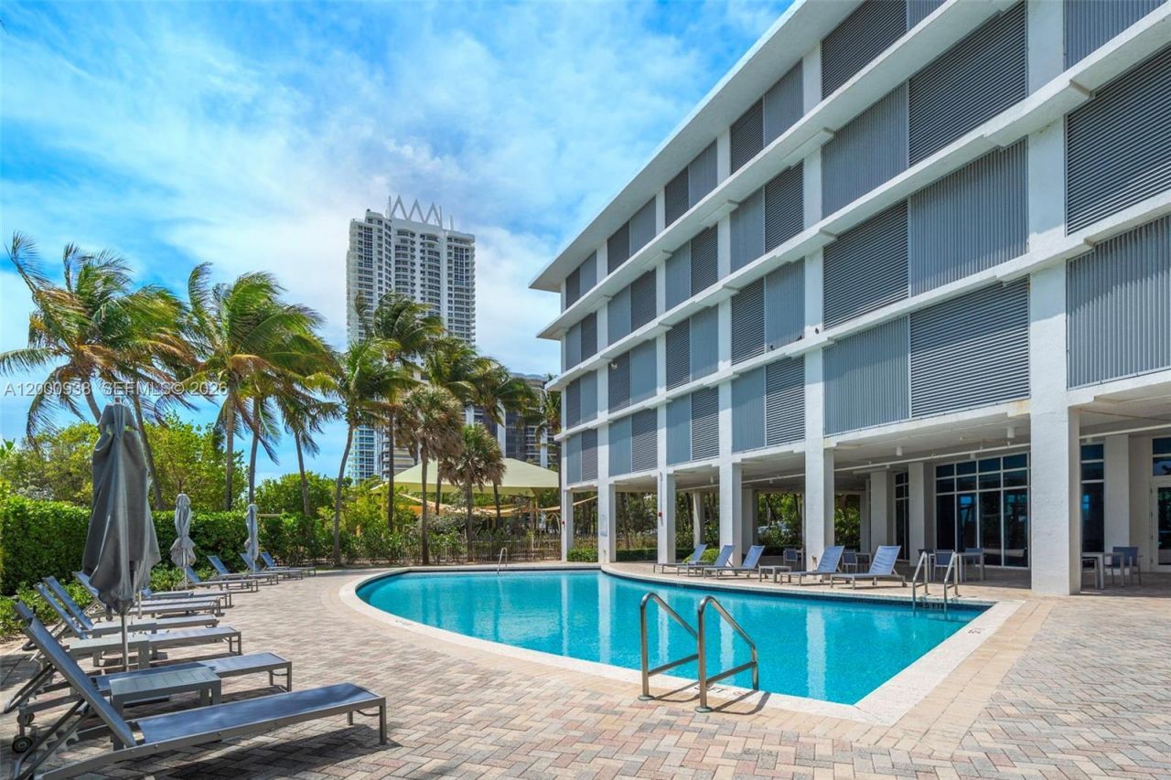 6515 Collins Ave, Unit 802, Miami Beach, FL 33141 Photo