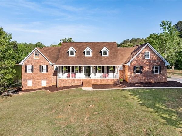 136 Hidden Lake Drive , Hull, GA 30646