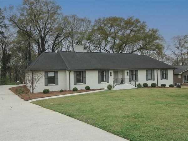 112 Maple Drive , Cartersville, GA 30120