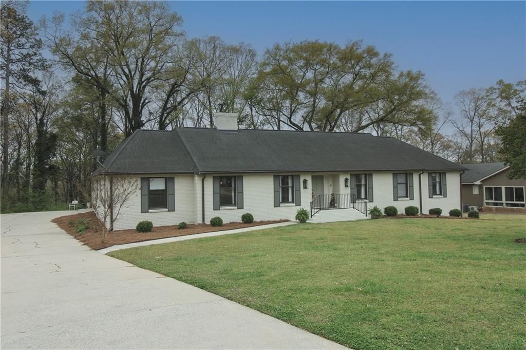 112 Maple Drive Cartersville, GA 30120