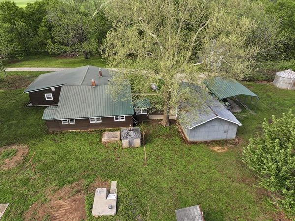 9351 S 2700 Road, Harwood, MO 64750