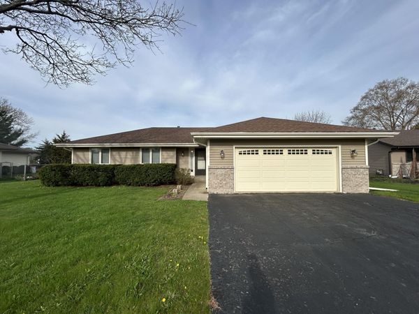 6566 SWANSDOWN, LOVES PARK, IL 61111