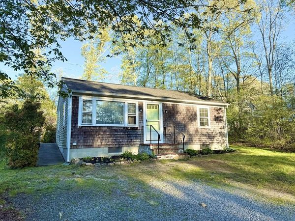 51 Lantern Ln, Tisbury, MA 02568