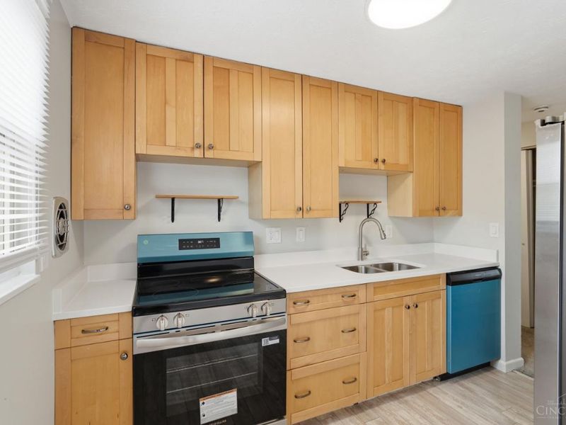 10380 Hawkhurst Drive, Colerain Township, OH 45231 Photo 14