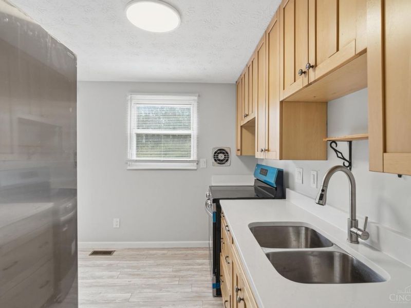 10380 Hawkhurst Drive, Colerain Township, OH 45231 Photo 15