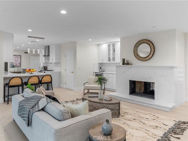 16915 Dormie, Encino, CA 91436