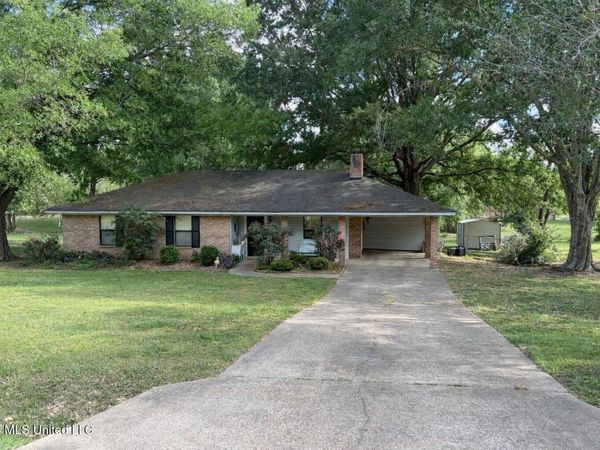 130 E Richland Circle, Richland, MS 39218