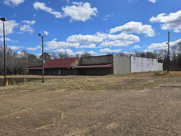 3171 Robinson Road, Jackson, MS 39209