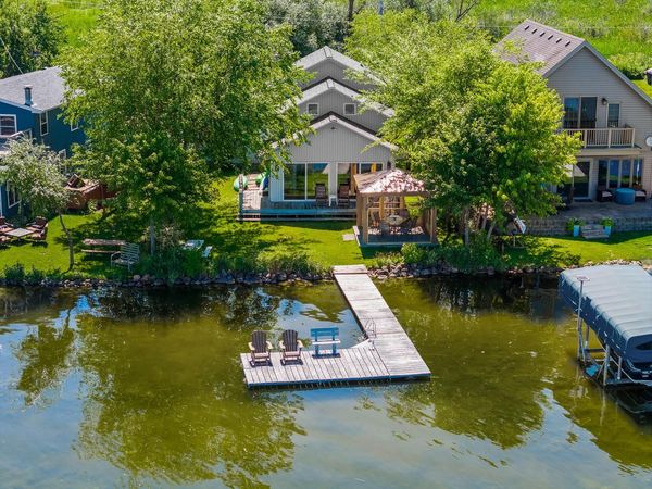 4175 N Island LANE, Cambridge, WI 53523