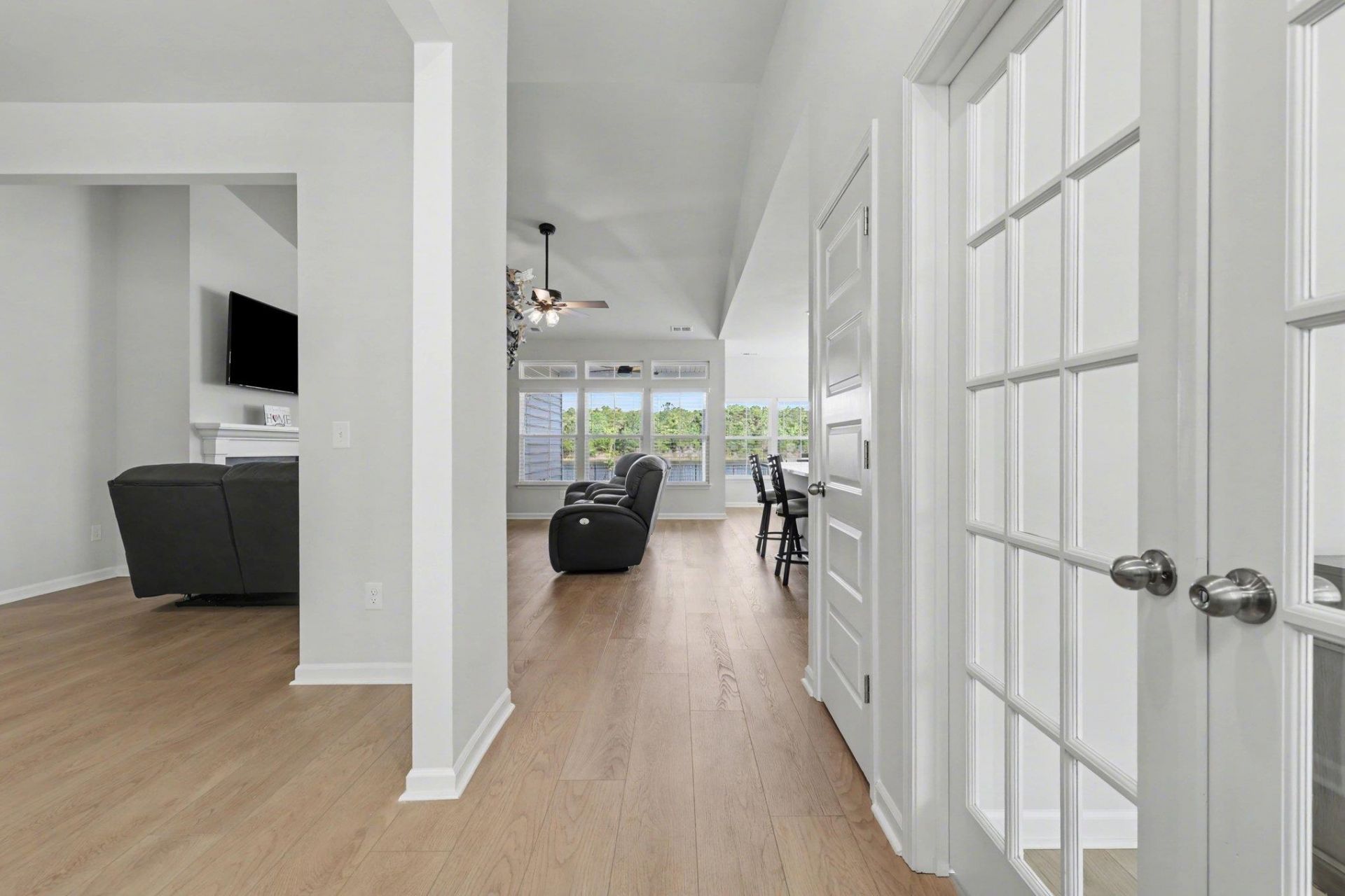 6024 Zoe Way Photo 6