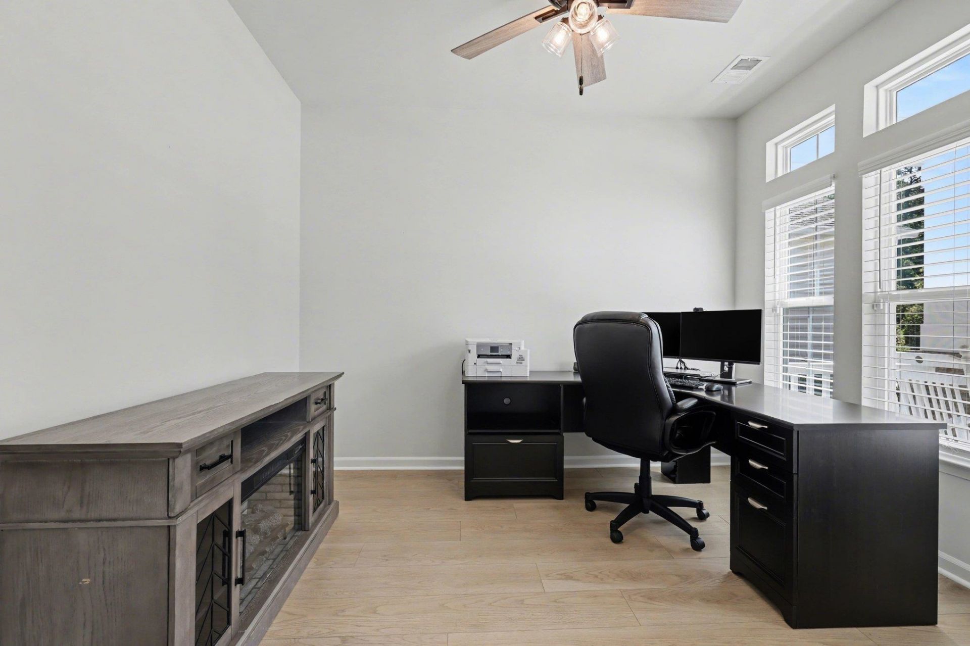 6024 Zoe Way Photo 9