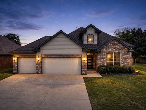 11104 Fairways Avenue, Yukon, OK 73099