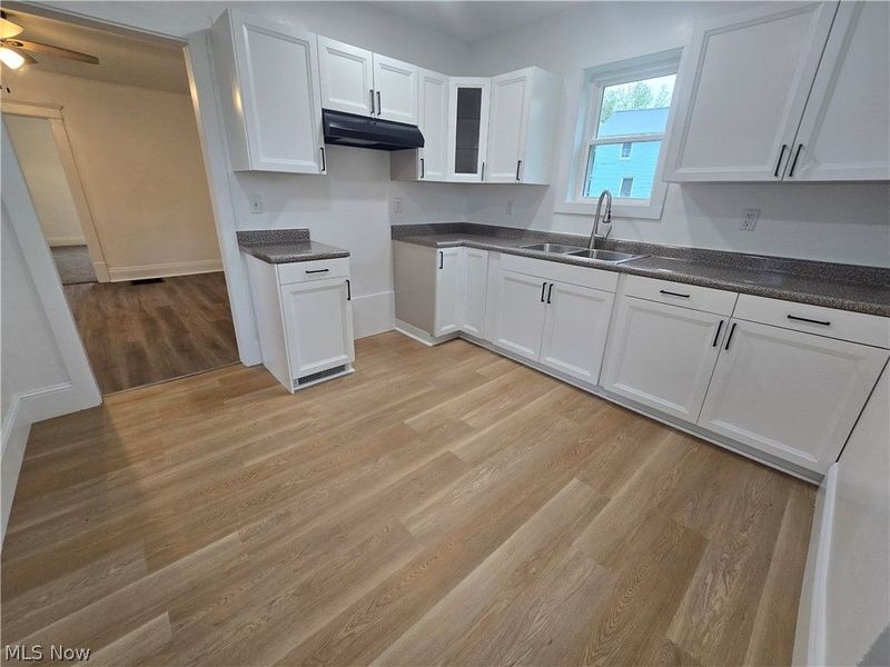 438 N 9th Street , Coshocton, OH 43812 Photo 6