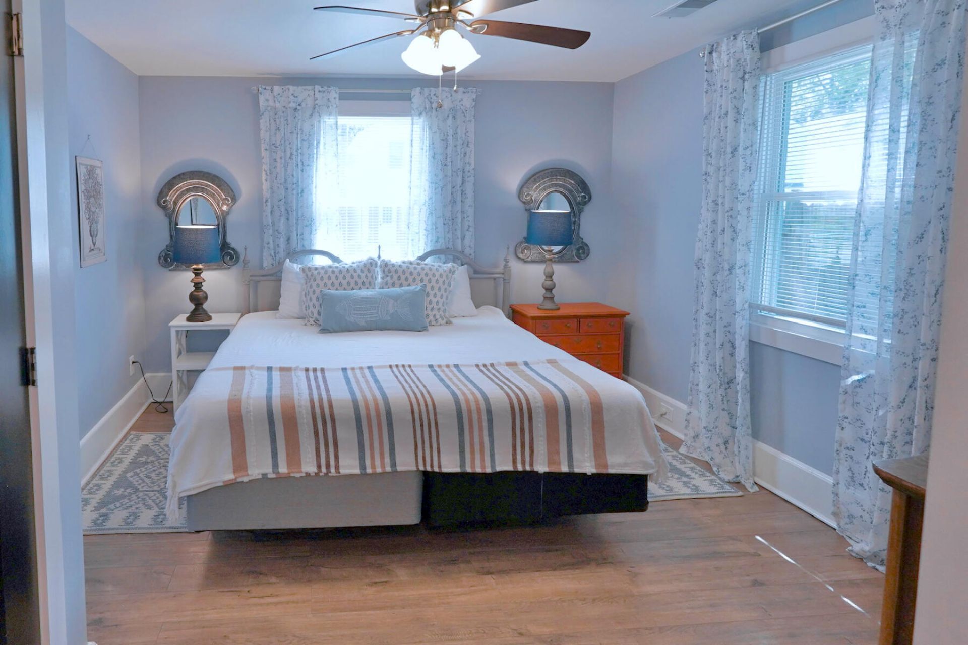 1109 Berkeley Street Photo 12