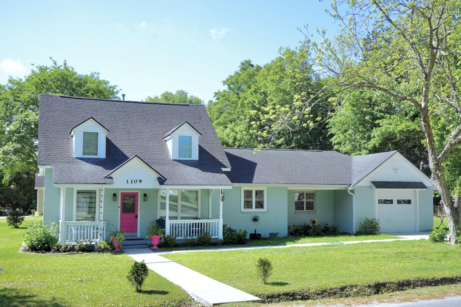 1109 Berkeley Street Photo 2