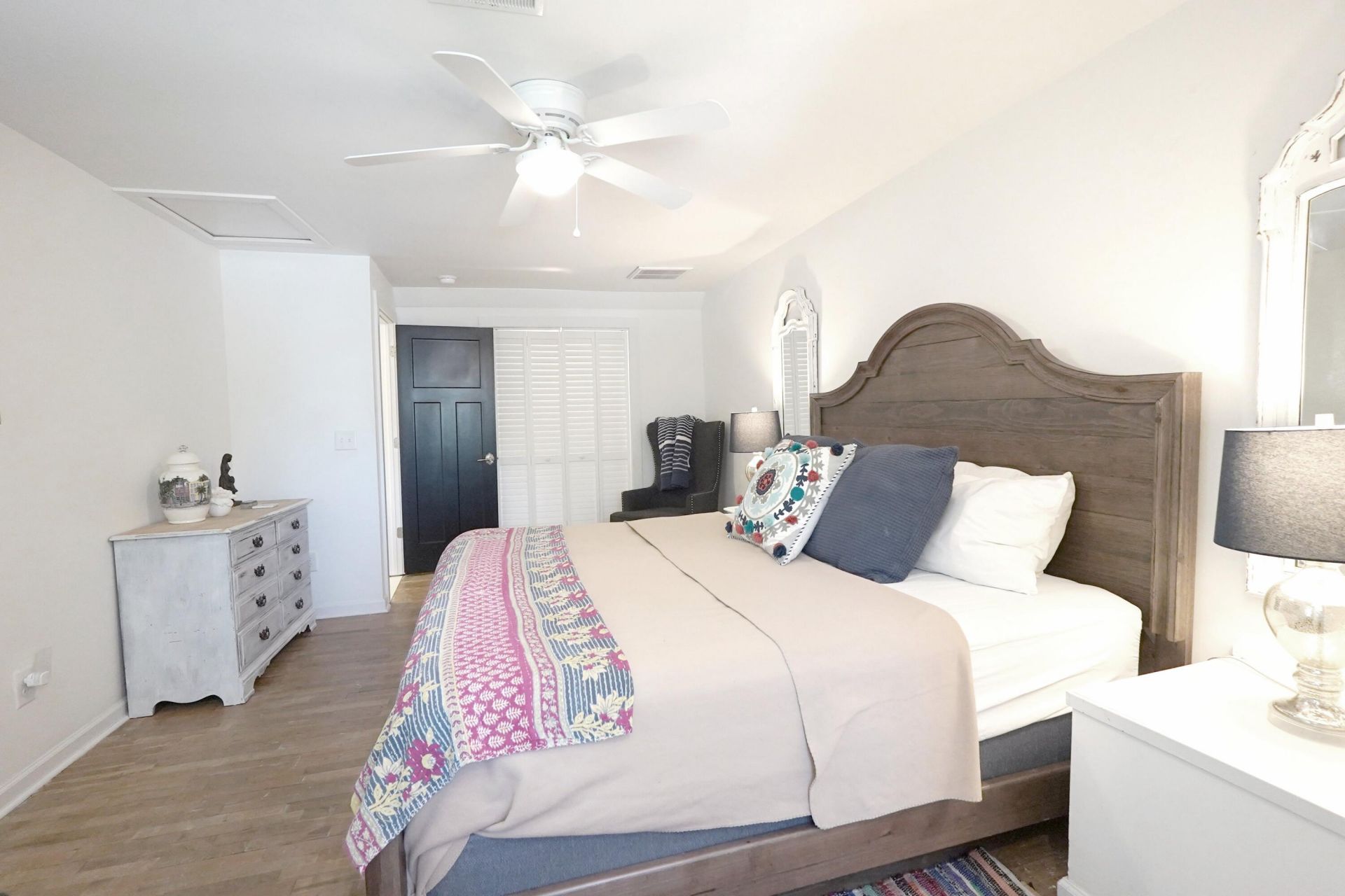 1109 Berkeley Street Photo 22